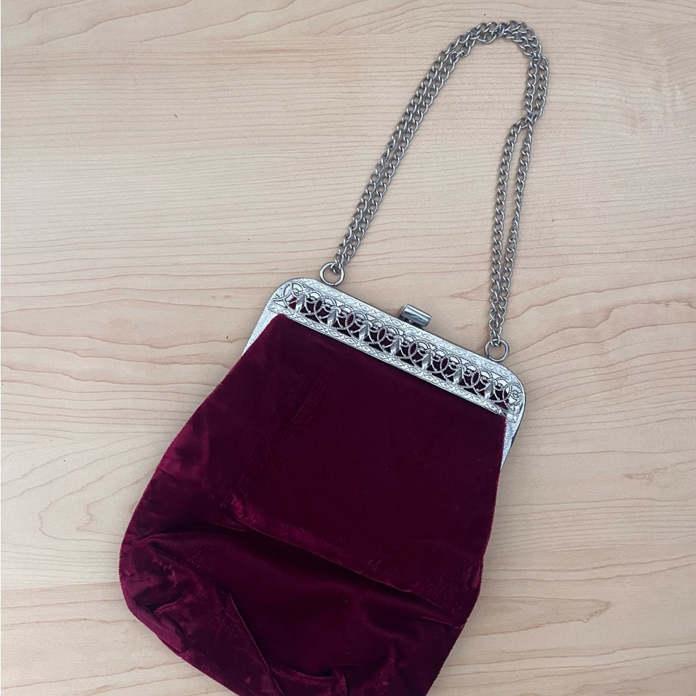 Elegant Burgundy Velvet Chain Bag
